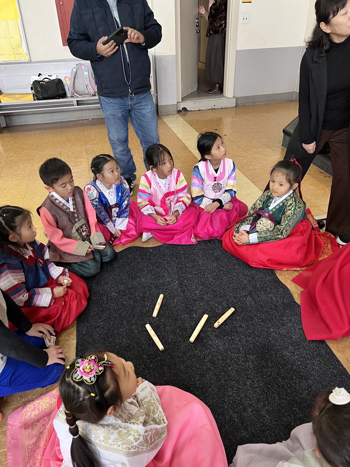 설날 합동위령미사, 구역 대항 윷놀이 와, 젠가 게임, 혼인갱신식(부부 축복식) 미사