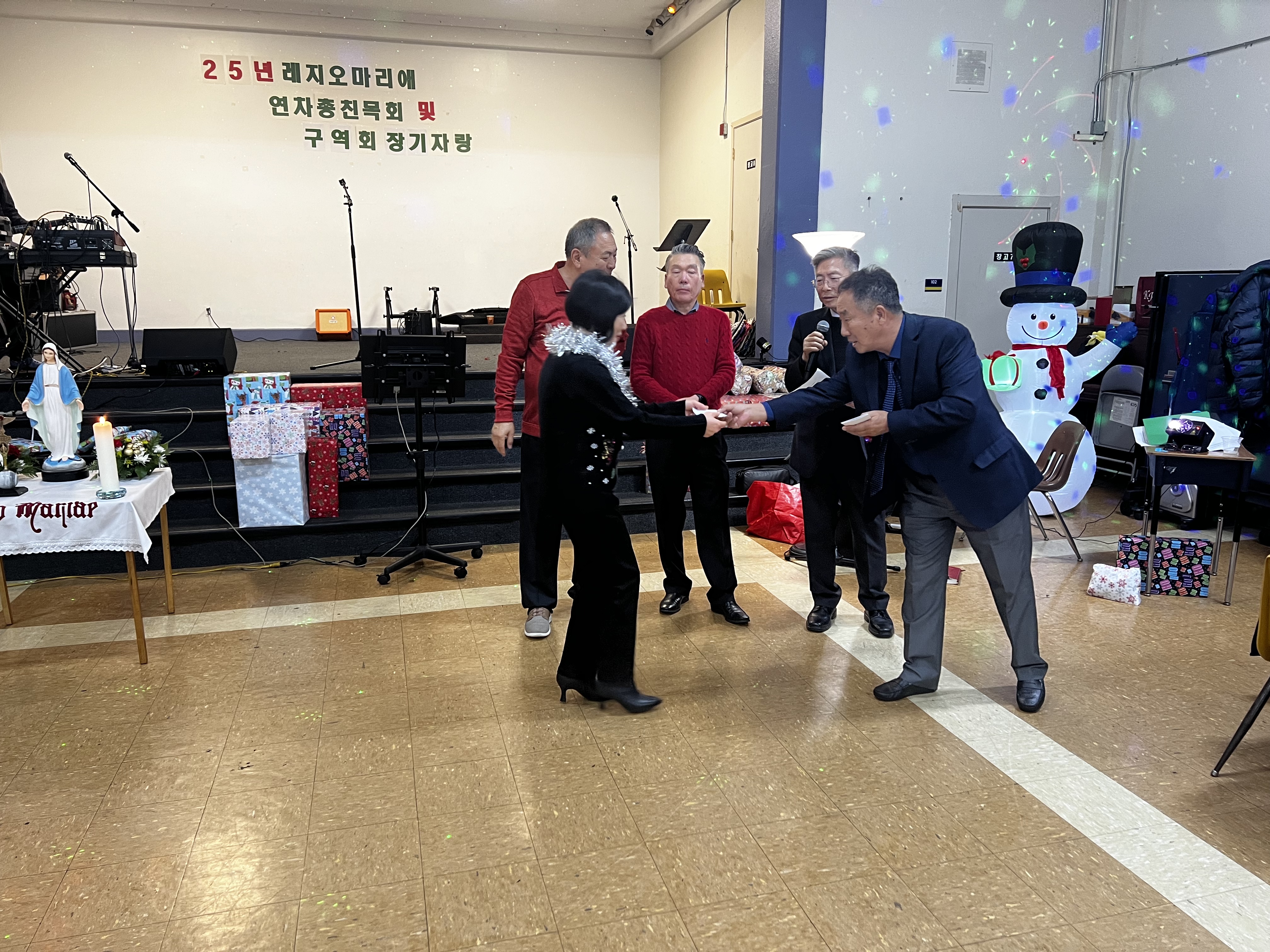 성탄전야 미사 및 성탄 대축일 미사 봉헌 (2025.12.24-25) | 12월 25일 성탄 대축일 미사, 세례식