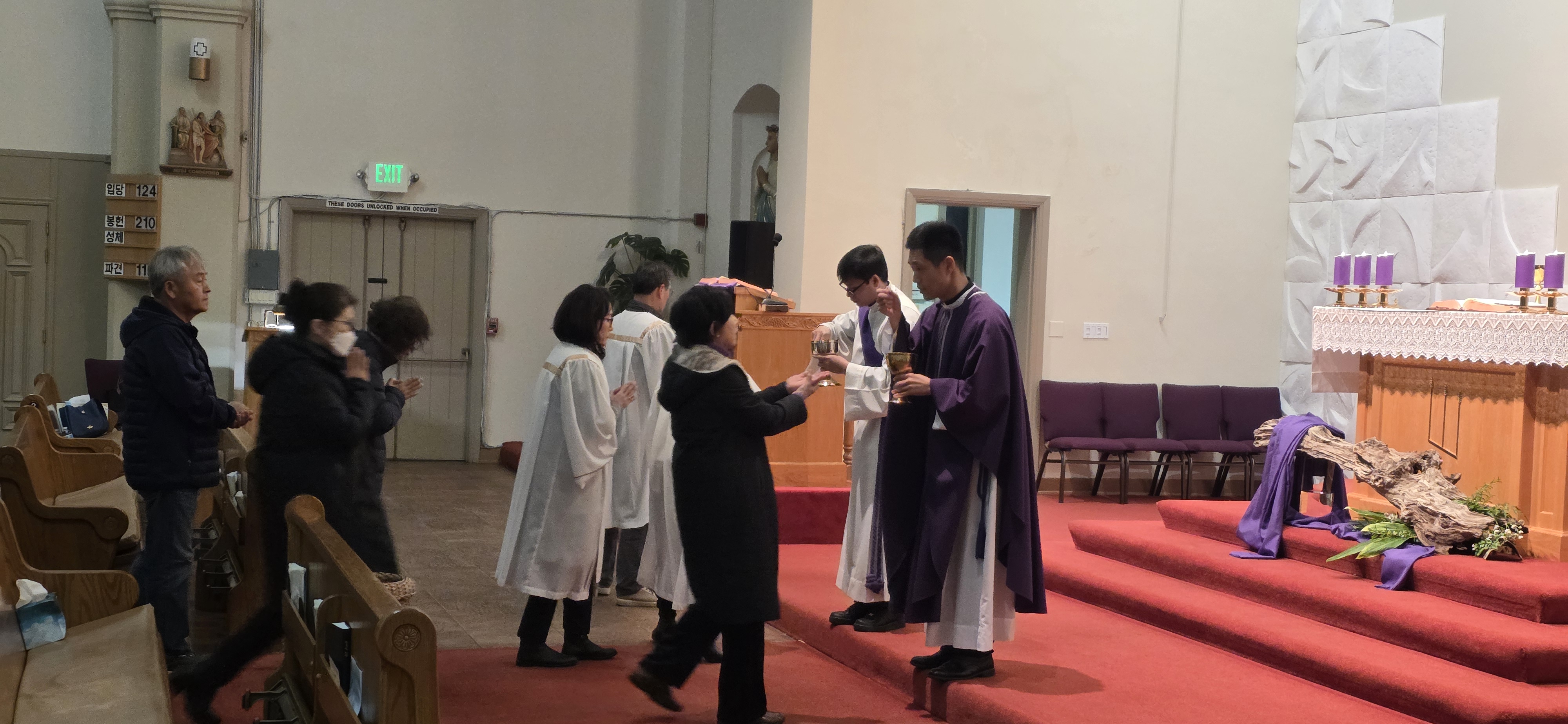 정홍철 아우구스티노 신부(예수회)/ 도형준 베드로 부재(예수회)